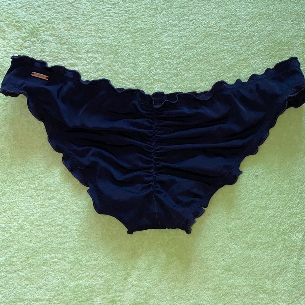 Victoria’s Secret Ruffled Cheeky bikini bottoms